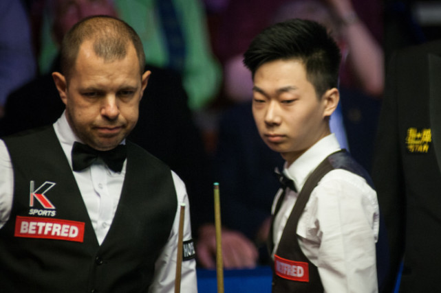 世锦赛霍金斯淘汰吕昊天晋级八强 威尔逊暂领