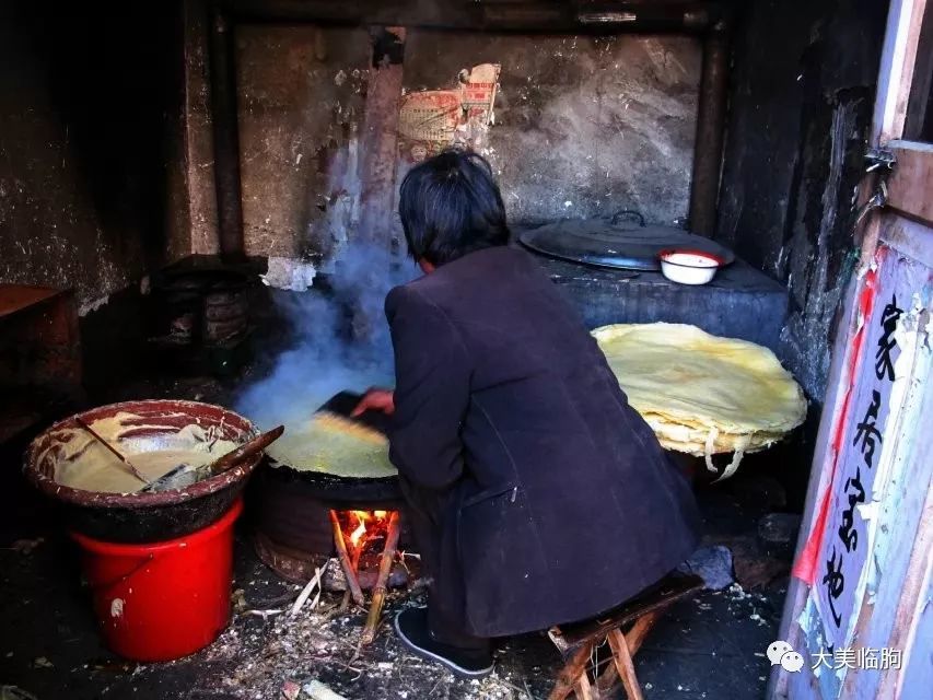 在臨朐,特別是上世紀九十年代前,大煎餅是農村人的主食.