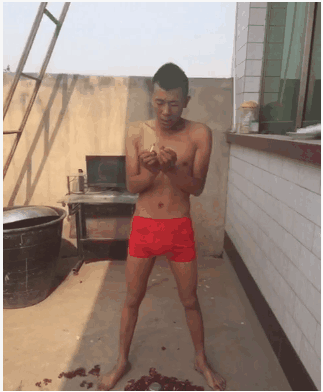 自我炸裆的二哥