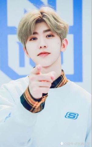 蔡徐坤自爆择偶标准,没想到这么随意,原因让人