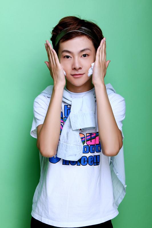 波点男神张皓然疑美黑 粉丝大呼我们白着呢