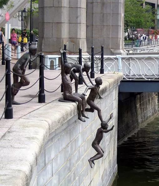 这雕塑,太逼真了.