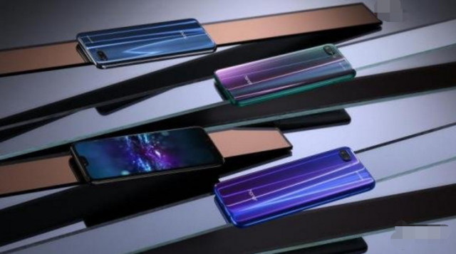 时下最火荣耀10,这颜值努比亚Z18mini都慌了,