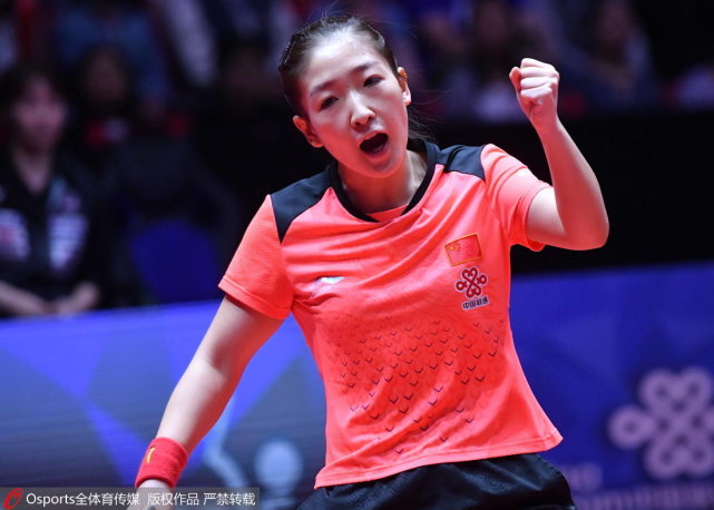 世乒赛女团决赛中日大战 刘诗雯首盘2-3负伊藤