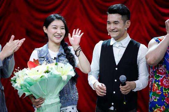 赵本山徒弟文松全家福曝光,美娇妻在《刘老根3》扮演17岁少女