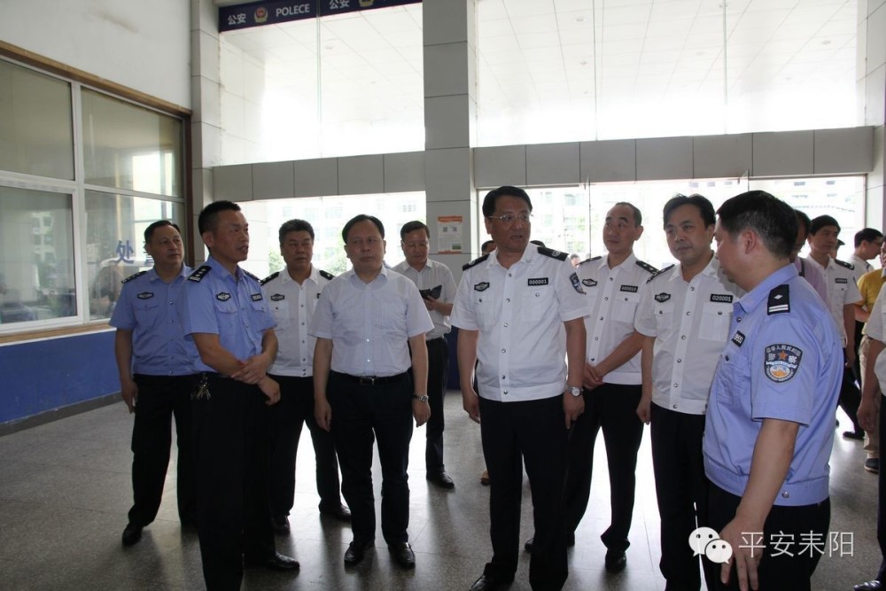 市公安局局长周学农,我市领导李向阳,黎家能,李云,谭志锋等参加活动