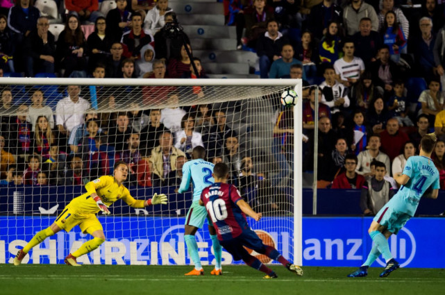 巴萨被灌5球!15年最大惨案 上次1-5梅西还在巴