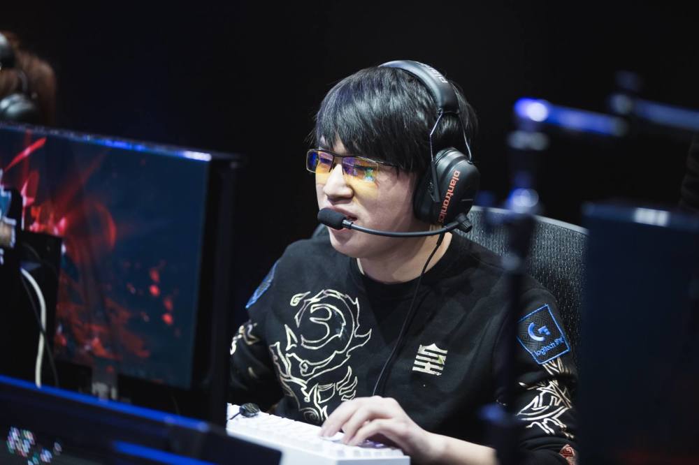 理性分析,rng中单选手小虎的表现为什么会有季节性差异?