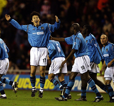 GIF秀-中国球员在海外无法立足?看一看国足前