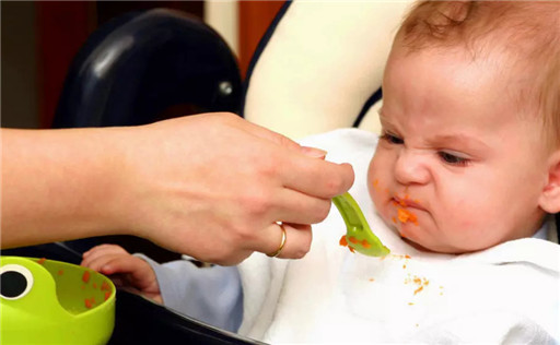 喂宝宝辅助食物有讲究,这些辅食的喂法与