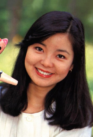 邓丽君62岁冥诞众星缅怀:只在乎你