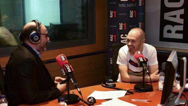 伊涅斯塔:不在意被梅西抢金球奖 最爱和哈维搭