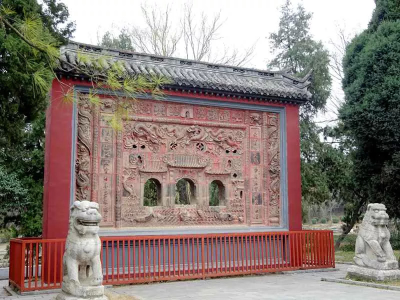 游玩景点南阳卧龙岗武侯祠南阳武侯祠,是一座历史悠久,驰名中外的文化