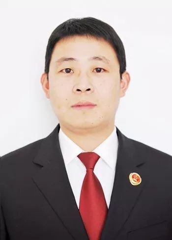 每日榜样王衡心中有正气底气恰自来