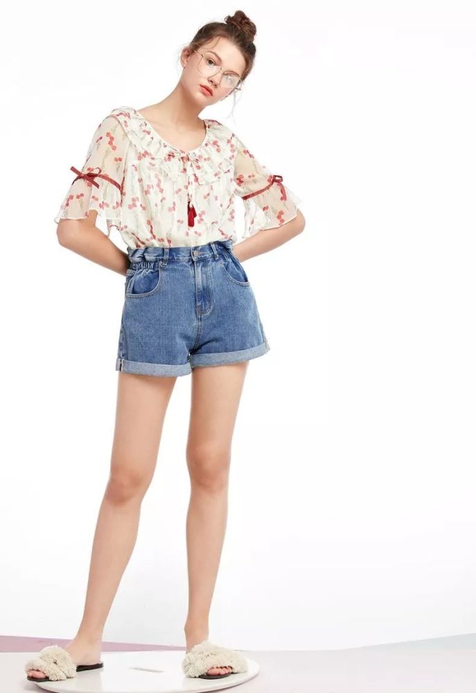 瘦小女生穿衣搭配技巧,显高又显瘦!