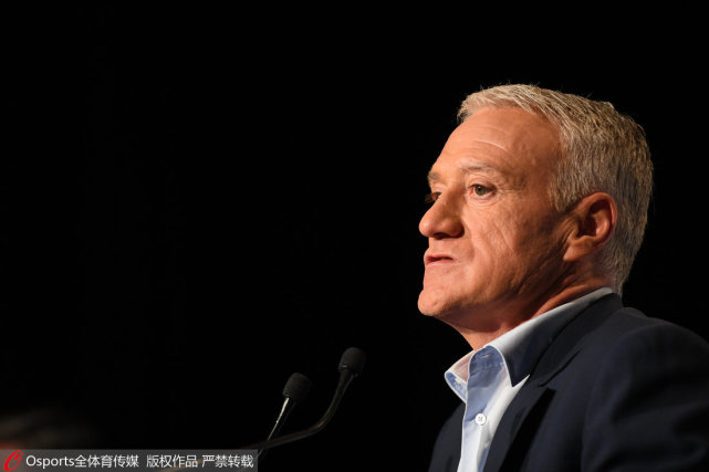 GIF-法国最强队长+历史第一铁腰 齐达内都得管