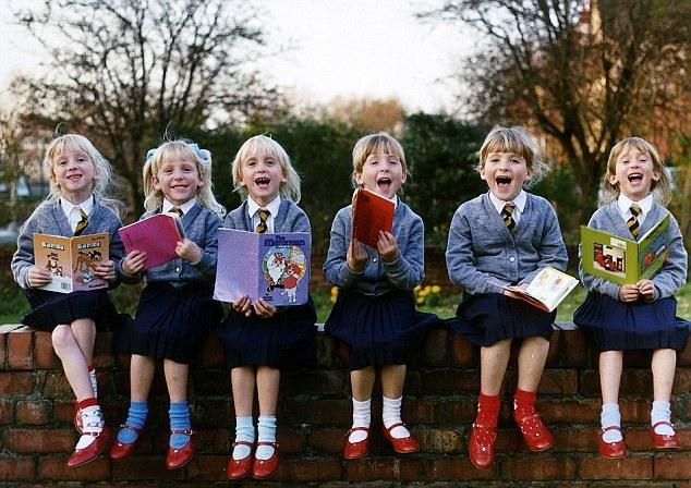 英国夫妇生养世界唯一六胞胎喜添外孙女