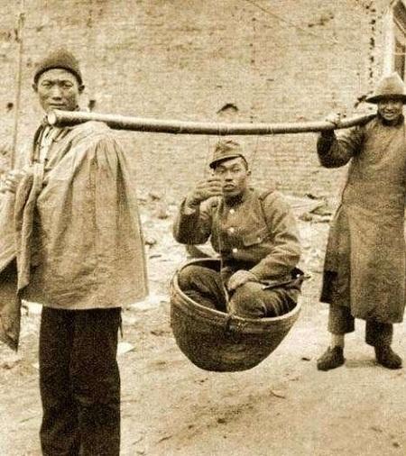 不管照片里的是好人还是坏人,他们都是侵略中国的日本人!