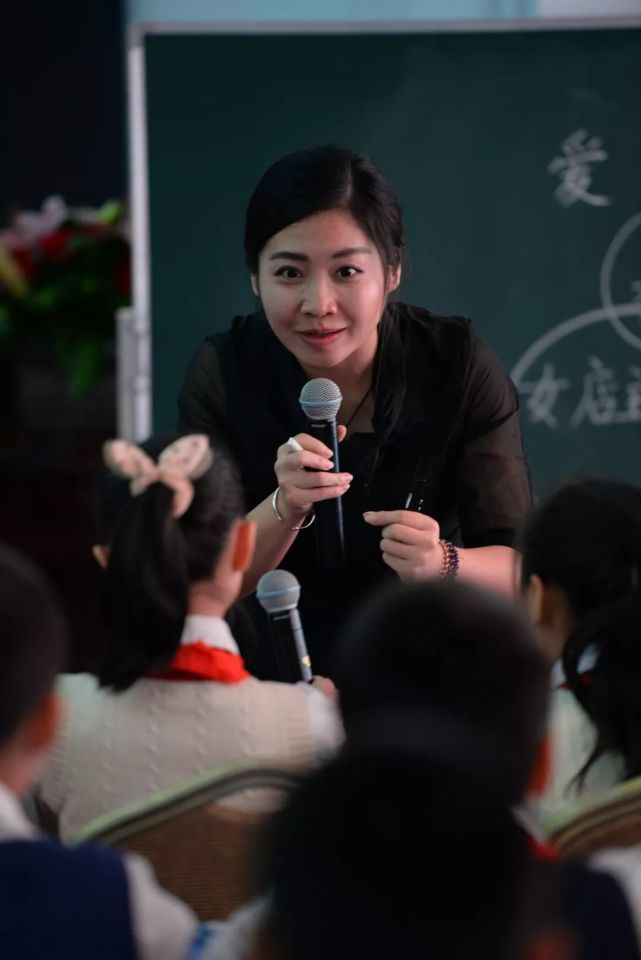 精彩课堂郑梨花慈母情深教学视频