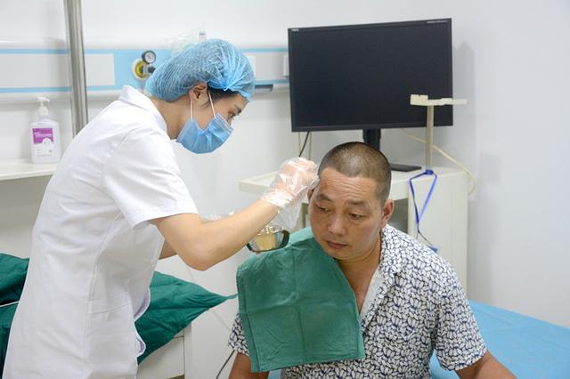 阿壩壯年男子 耳朵居然被膿水