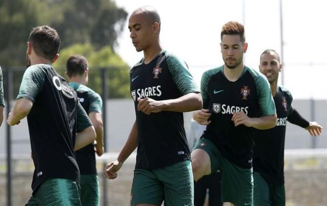 【世界杯前哨战】格子即将完成转会 威廉搭档