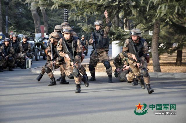 北京卫戍区警卫部队罕见亮相曾完成十八大等警卫工作