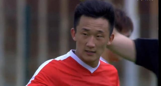 半场-U21国足1-0英格兰 严鼎皓头槌破门对手2