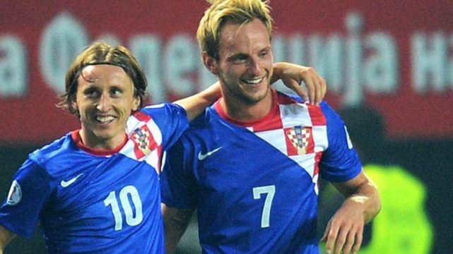 【世界杯球探】红白格子军双子星共同奏响克