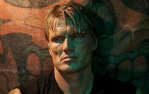 真爱无关年龄62岁龙格尔迎娶与女儿同龄娇妻粉色求婚钻戒好亮眼