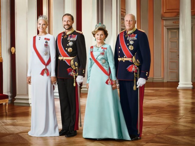欧洲各国王室图片