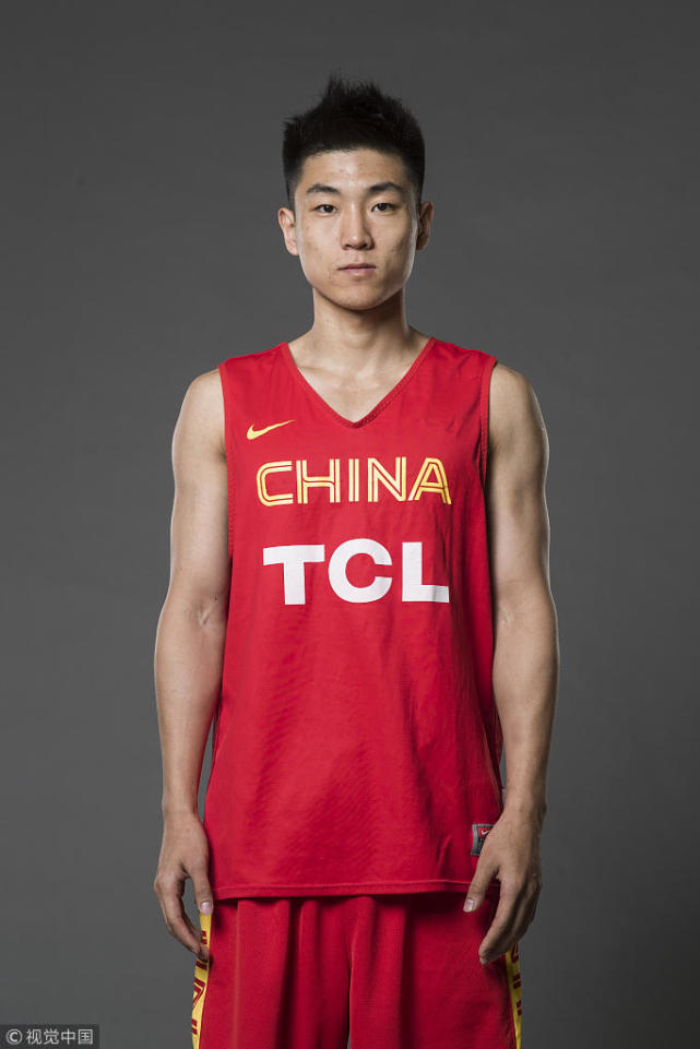 中国男篮蓝队官方写真 吴前可兰帅气十足