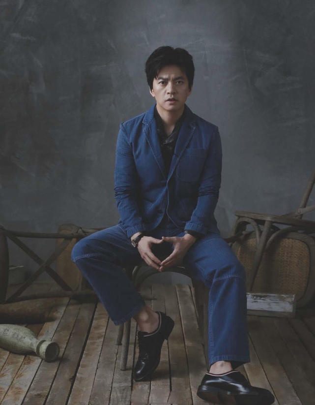 李健登上《天天向上》曝光自己曾经的工作,惊呆了汪涵,网友:领导喝茶