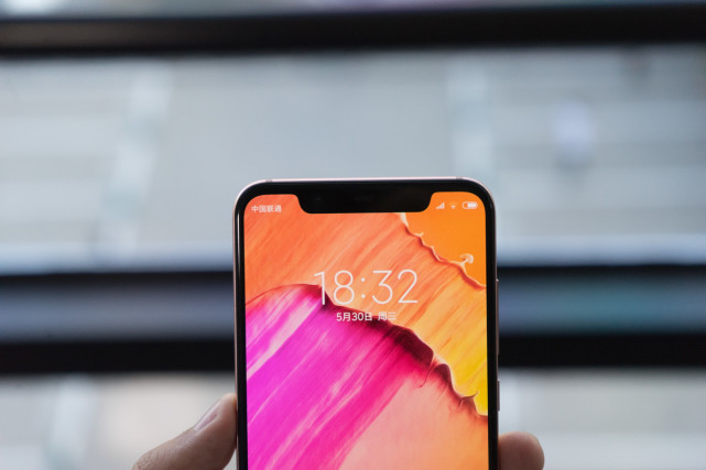 搞机零距离 | 小米8首发上手 小米的刘海屏终于来了!