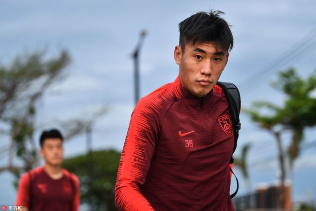 国足主力阵容不避讳记者 张呈栋重新回归右后