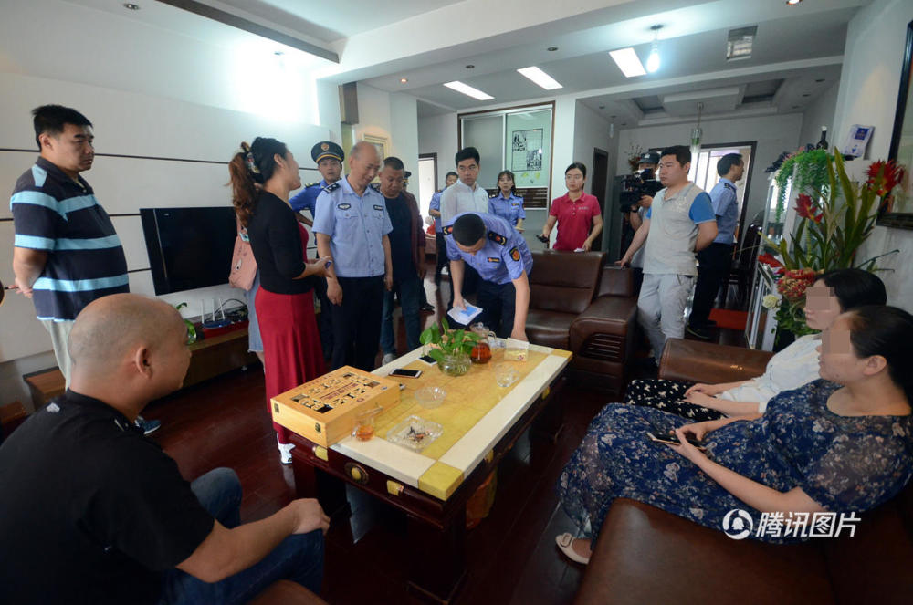 南昌传销被抓现行 "洗脑材料"令人触目惊心_新闻_腾讯网