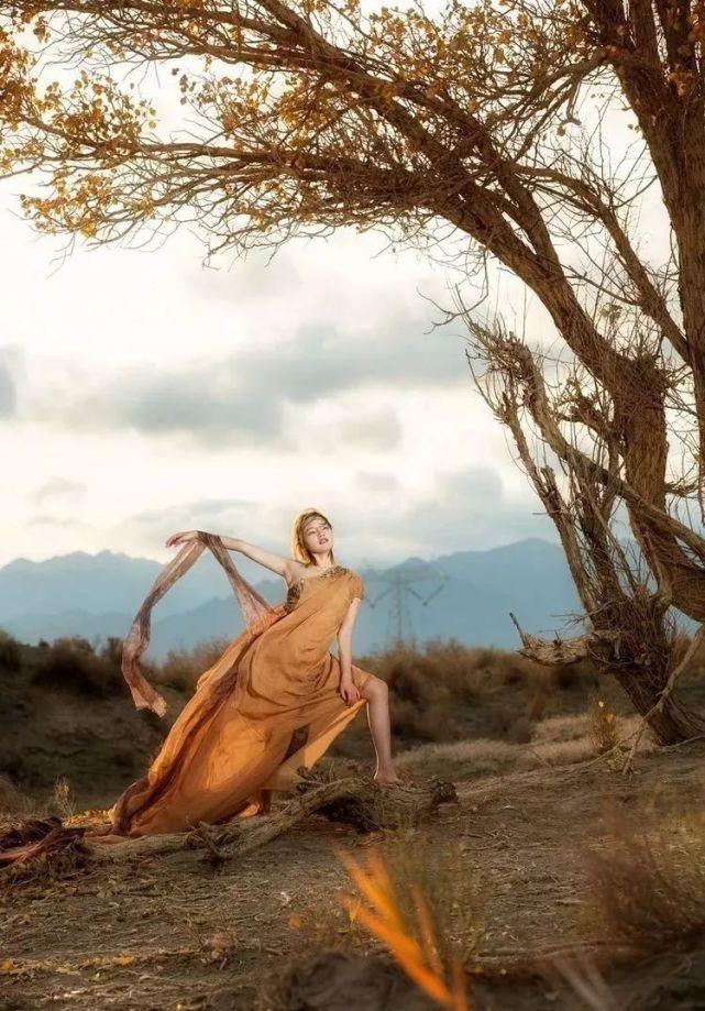 新疆罗布泊无人区的人体艺术模特,肉身如花儿一样绽放,美得惊心动魄!