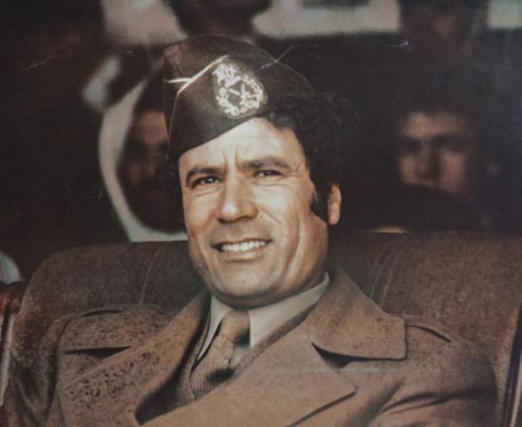 卡扎菲当上利比亚军总司令时,军衔是上校,被推翻前还是上校,为何他不