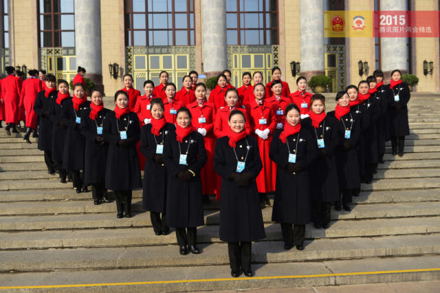全国两会上的美女礼仪