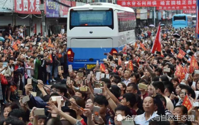 970万人过独木桥,场面壮观,被全球公认最残酷的无硝烟战场!