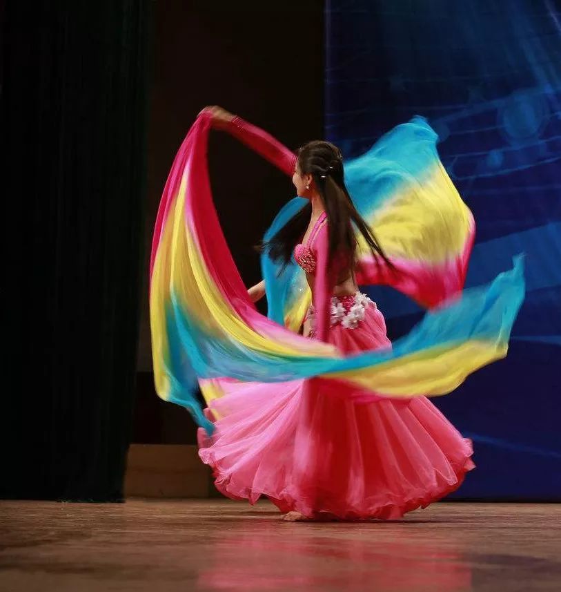 国际肚皮舞大赛冠军舞姿太惊艳了