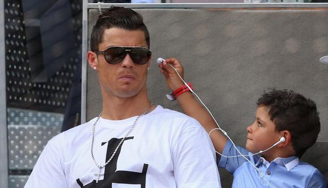 迷你罗卖萌的时候,技巧不输球技(图片来自于网络)在