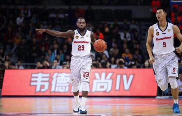 朱芳雨晒詹姆斯穿广东队球衣照 盼詹皇联手易