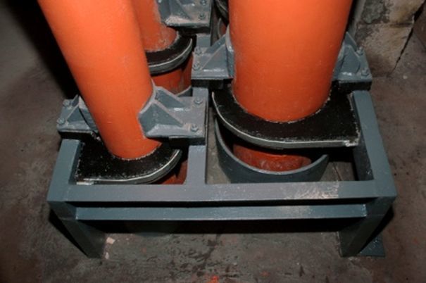 落地支撑与配件焊接应有加强板大规格冷冻水管道配件处应设落地支架