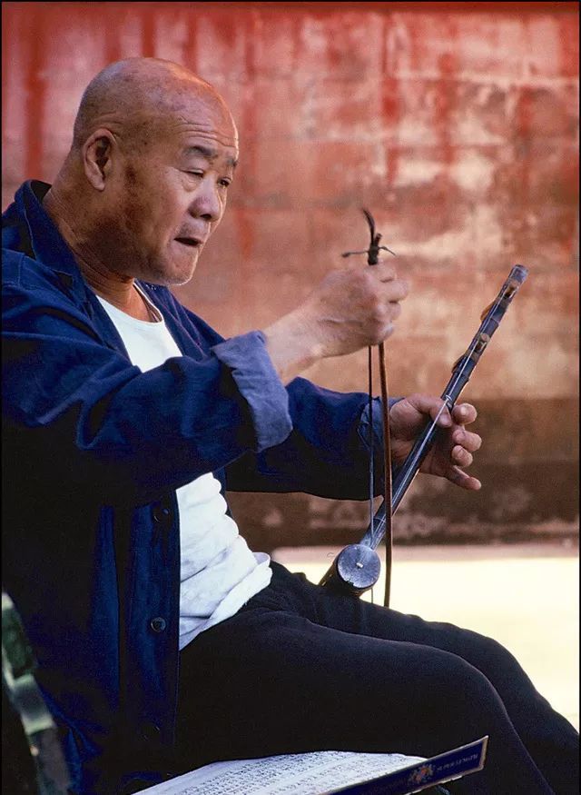 ▼技艺一定非常精湛皇城根儿拉京胡的大爷▼菜品真是新鲜呐一名水果