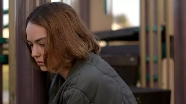 《非典型孤独》:每个人都是一座孤岛,超治愈的