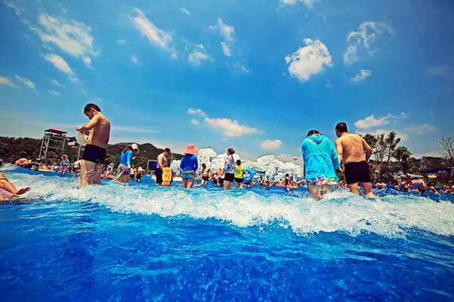 信阳南湾海岛风暴水上乐园