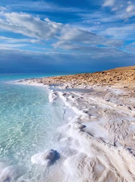 世界上最低的湖泊死海