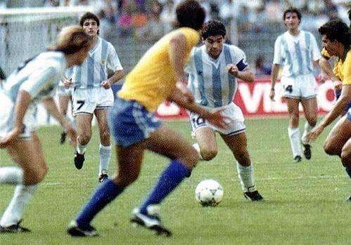阿根廷对南斯拉夫中文解说_90年世界杯阿根廷对南斯拉夫_2014南美足球超级德比杯-巴西vs阿根廷