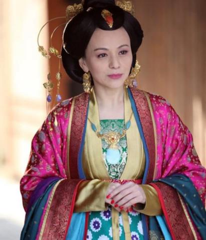 当《情深深雨蒙蒙》女演员变身古装,雪姨气质瞬变,可最让人震惊的还是