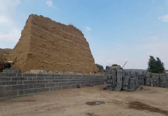 长城古堡用仿古砖包裹遭质疑破坏文物官方经过审批